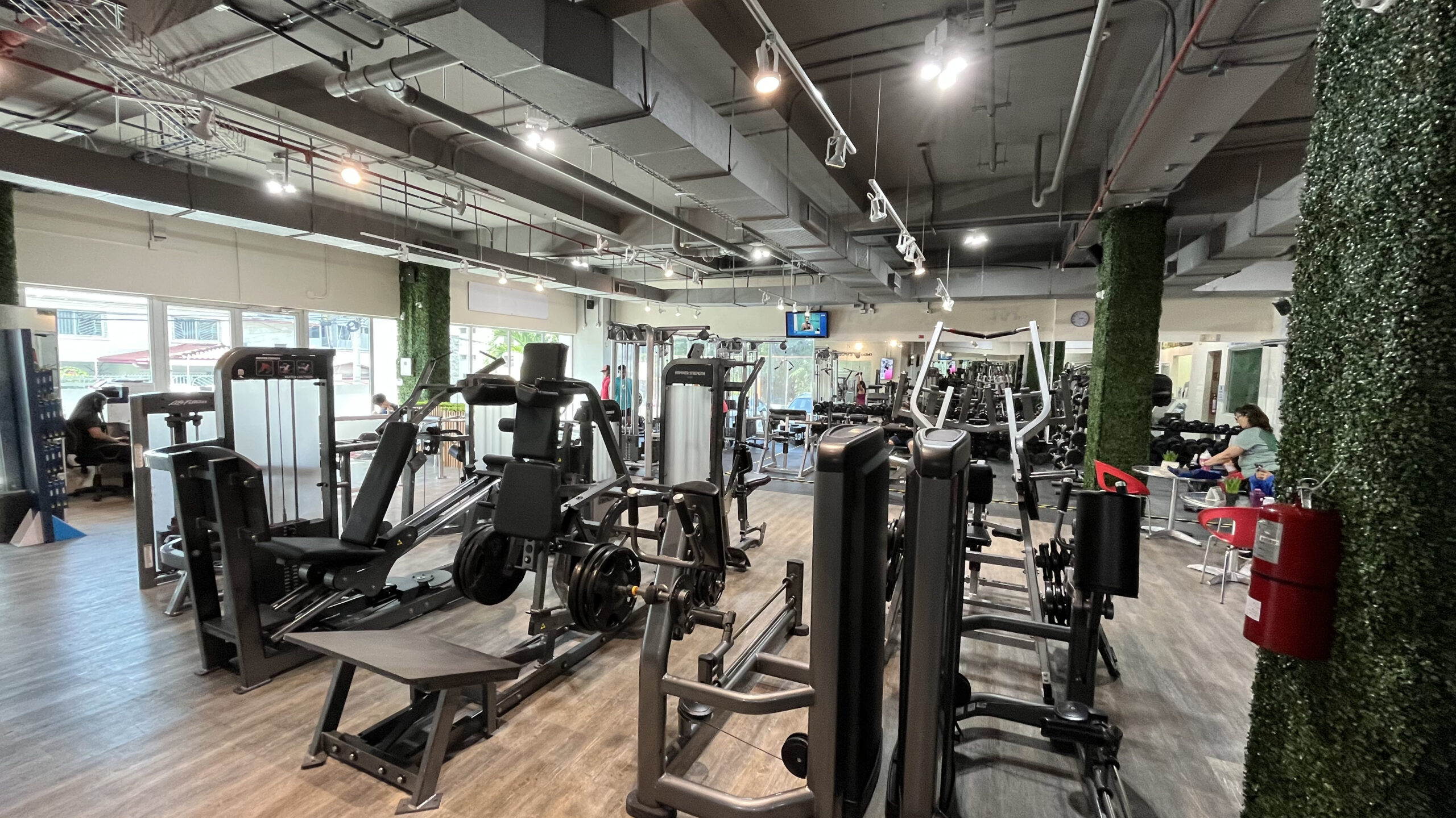 Mejores Gimnasios en Atalaya, Panamá: Guía Completa para Entrenar